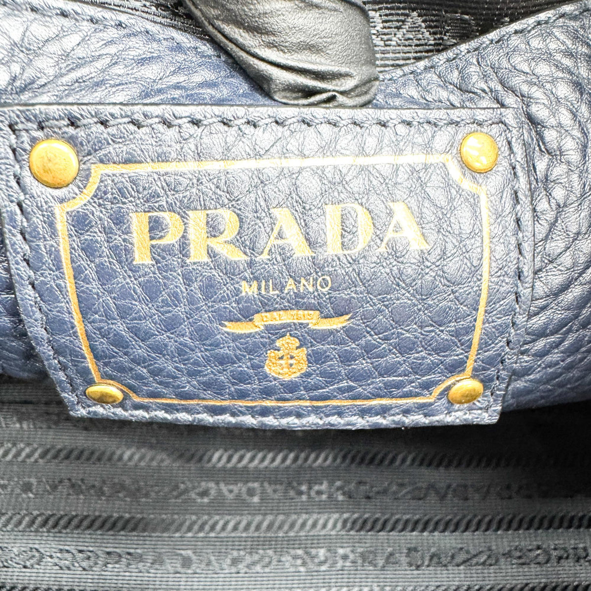Prada Front Zip Convertible Satchel Vitello Phenix Navy Leather Handbag (Pre-Owned)