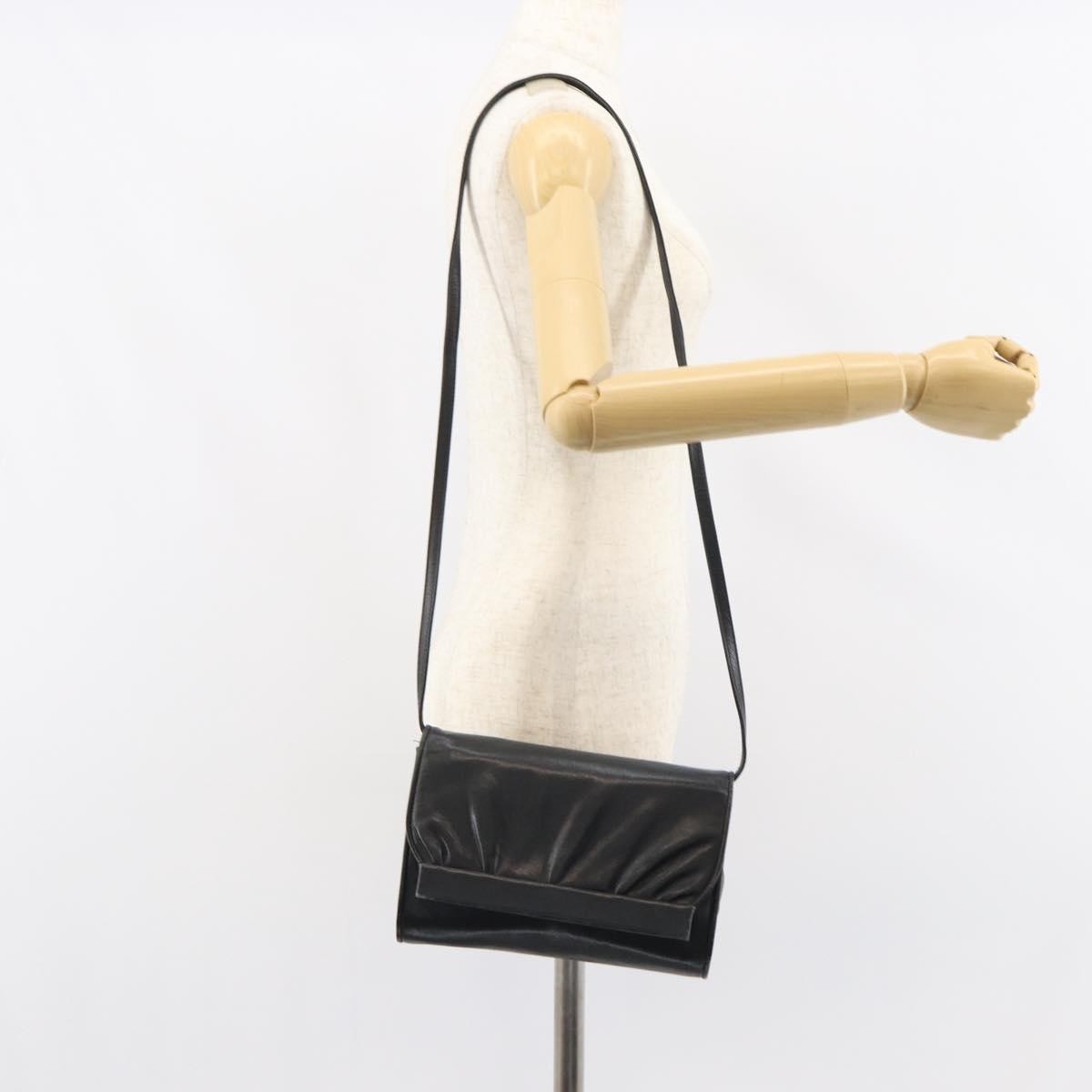 Gucci Vintage Leather Black Leather Shoulder Bag Bag (Pre-Owned)