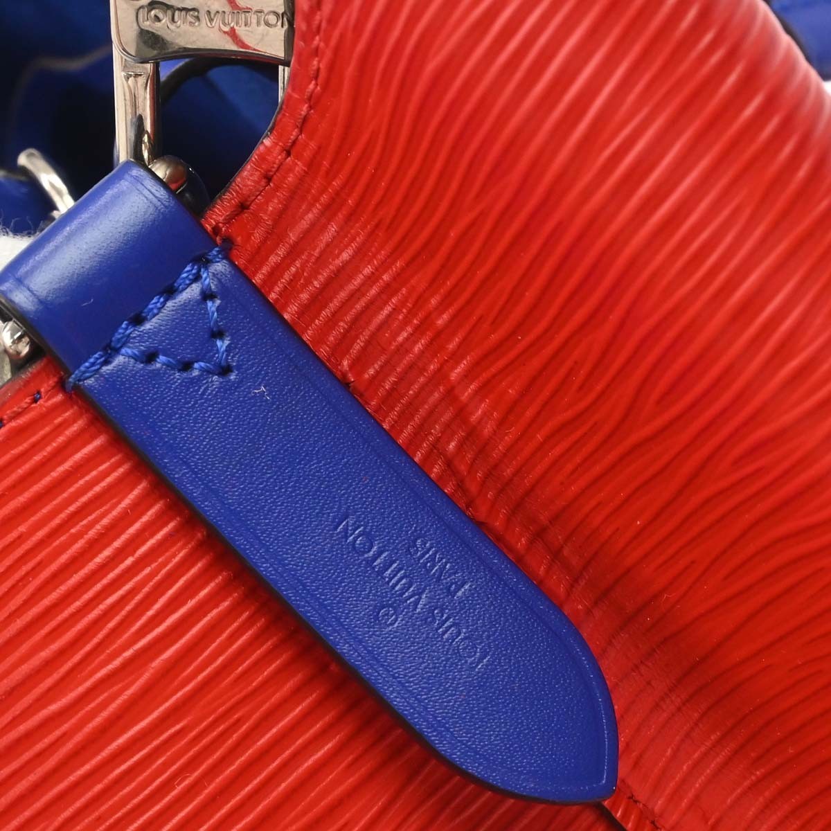 Louis Vuitton Neonoe Epi Leather Red Leather Handbag (Pre-Owned)