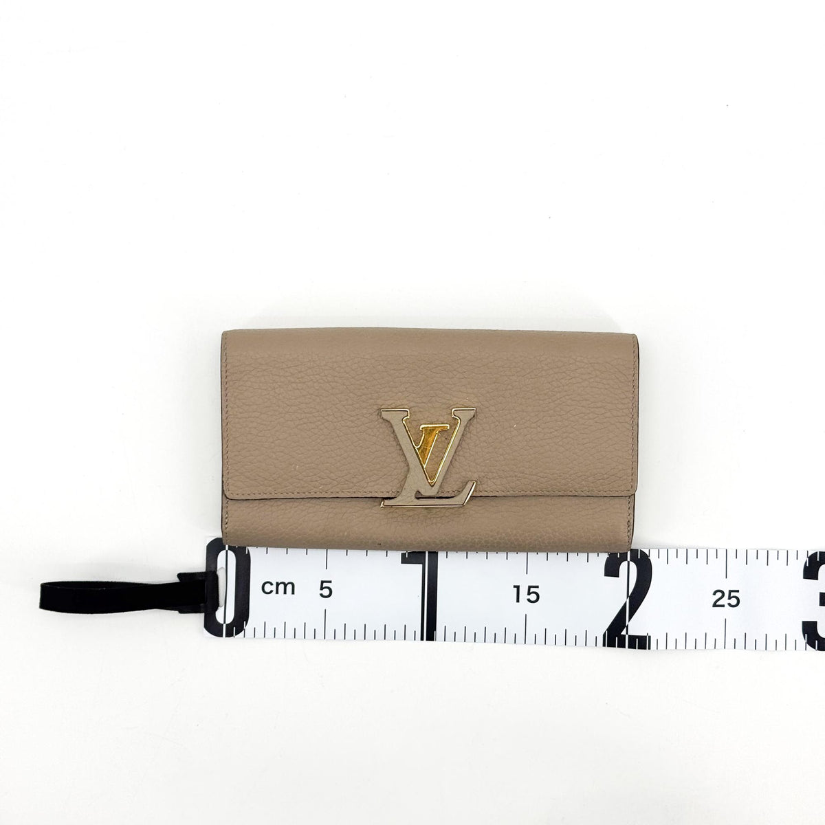 Louis Vuitton Louise Clutch Leather Beige Leather Clutche & Pouche Bag (Pre-Owned)
