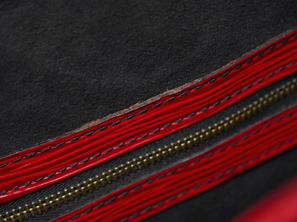 Louis Vuitton Petit Noe Nm Epi Leather Red Leather Shoulder Bag Bag (Pre-Owned)