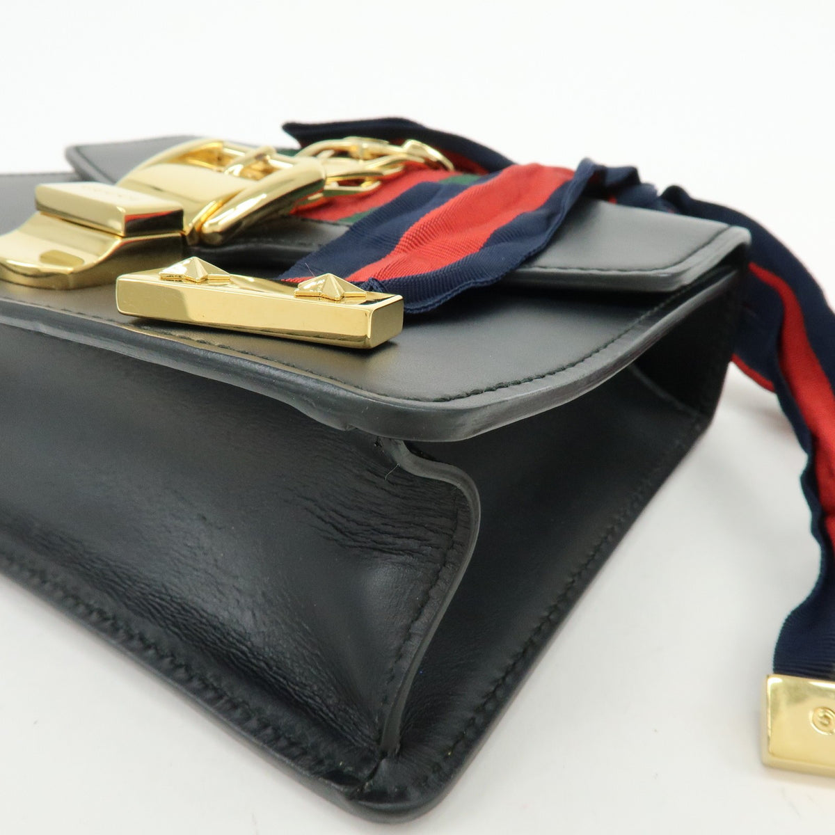 Gucci Sylvie Leather Black Leather Shoulder Bag Bag (Pre-Owned)