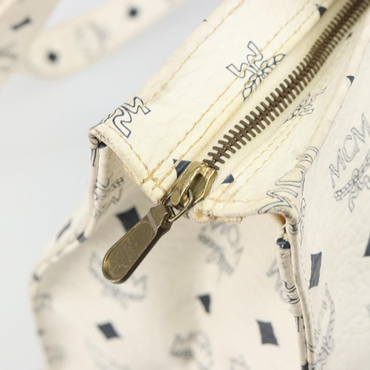 MCM Vintage Leather White Leather Shoulder Bag Bag (Pre-Owned)