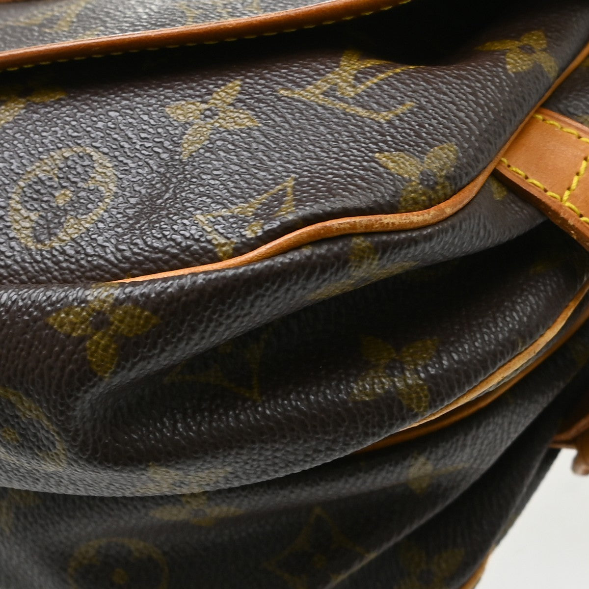 Louis Vuitton Saumur Monogram Canvas Brown Canvas Handbag (Pre-Owned)