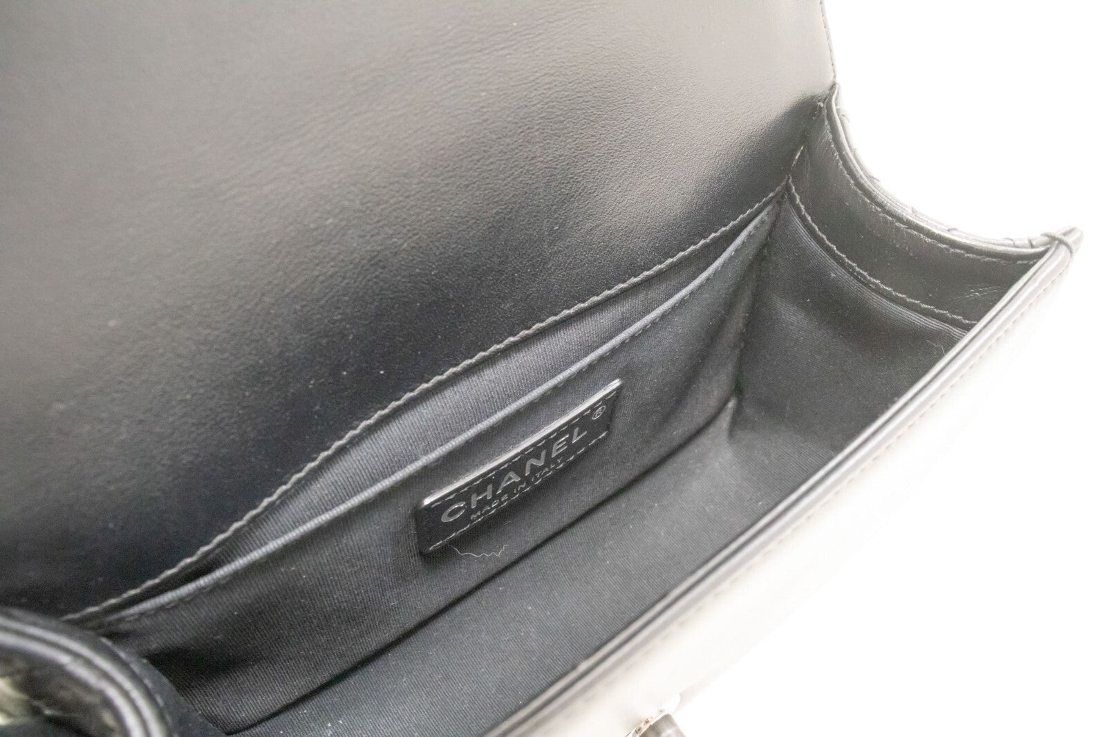 Chanel Boy Flap Quilted Calfskin Black Calfskin Shoulder Bag Bag (Pre-Owned)