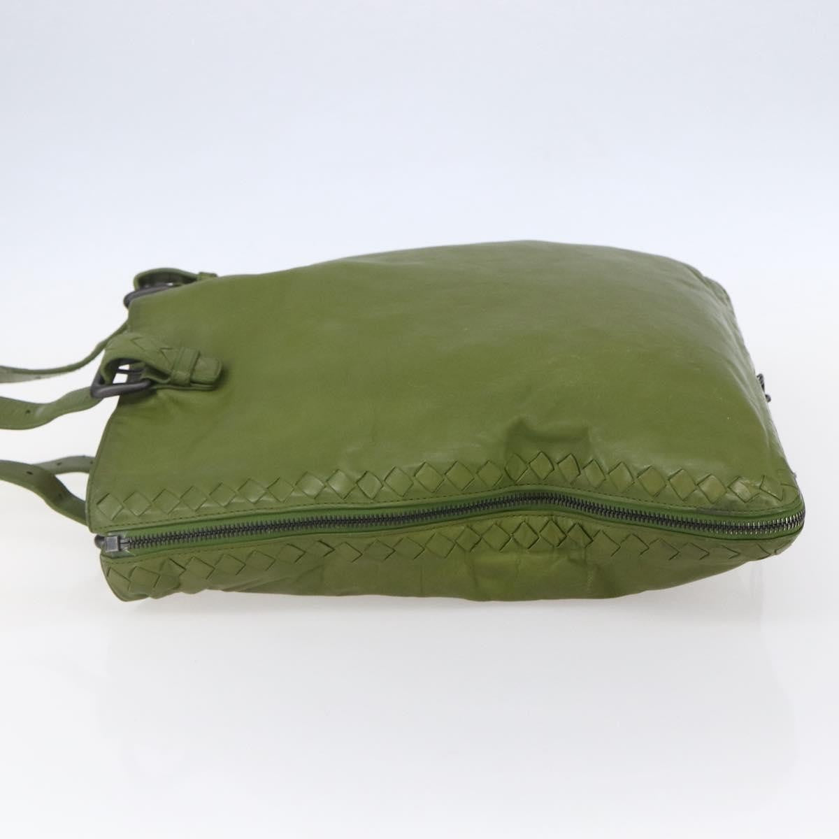 Bottega Veneta Intrecciato Leather Green Leather Shoulder Bag Bag (Pre-Owned)