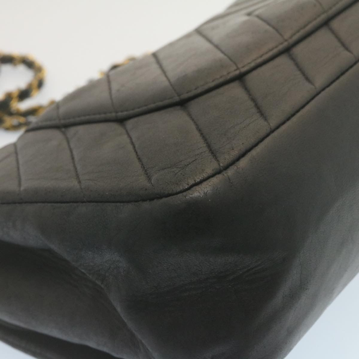 Chanel Vintage Classic Double Flap Chevron Lambskin Black Leather Handbag (Pre-Owned)