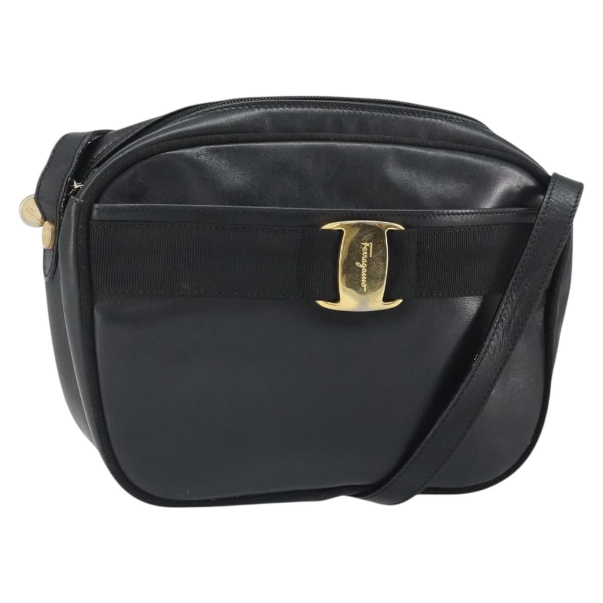 Salvatore Ferragamo Vara Bow Camera Leather Black Leather Shoulder Bag Bag (Pre-Owned)