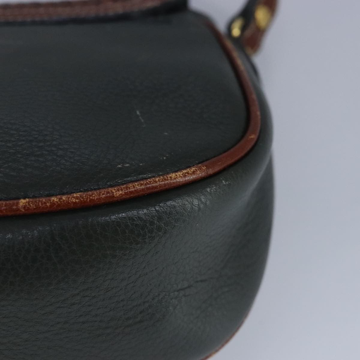 Bally Vintage Leather Green Leather Shoulder Bag Bag (Pre-Owned)