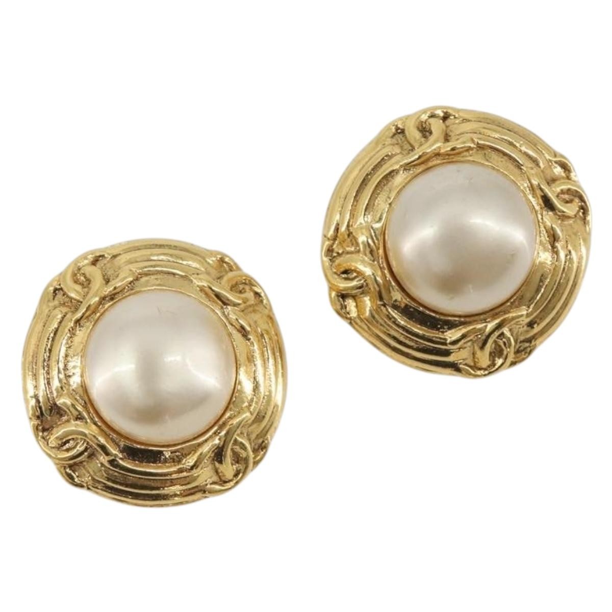 Chanel Vintage Round Cc Clip-On Metal With Faux Pearl Gold Metal Earrings Jewelry (Pre-Owned)