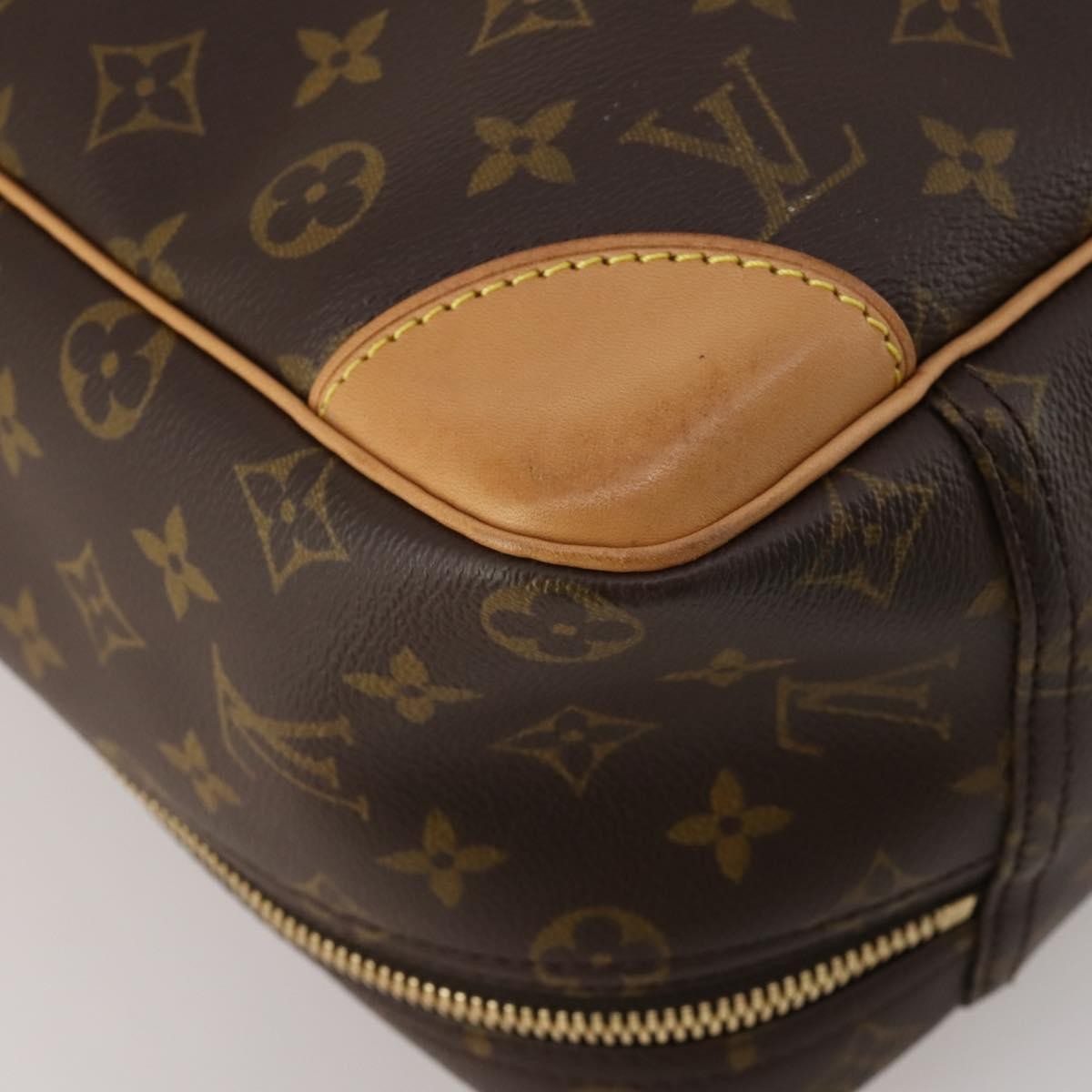 Louis Vuitton Sirius Monogram Brown Canvas Travel Bag Bag (Pre-Owned)