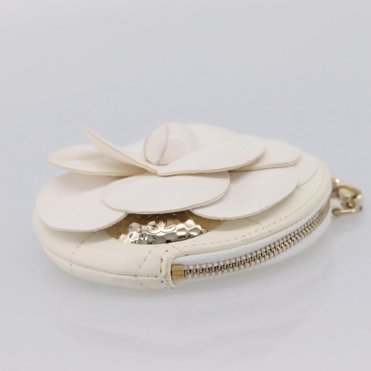 Chanel Camellia Round Clutch With Chain Lambskin White Leather Clutche & Pouche Bag (Pre-Owned)