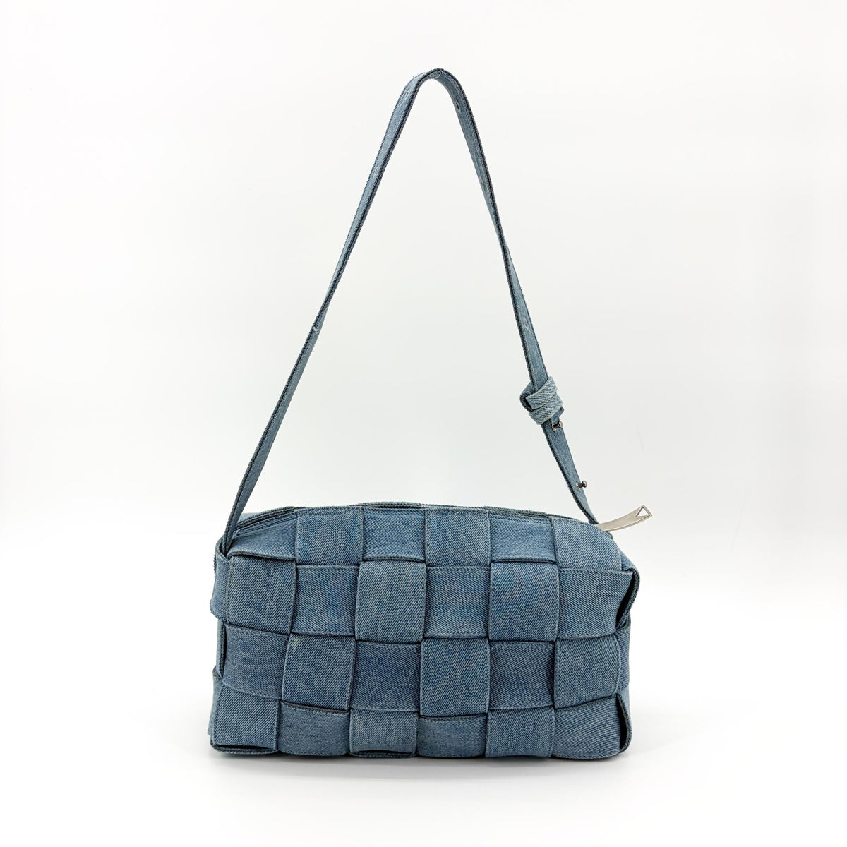 Bottega Veneta Cassette Crossbody Bag Maxi Intrecciato Denim Blue Denim_Jeans Crossbody Bag Bag (Pre-Owned)