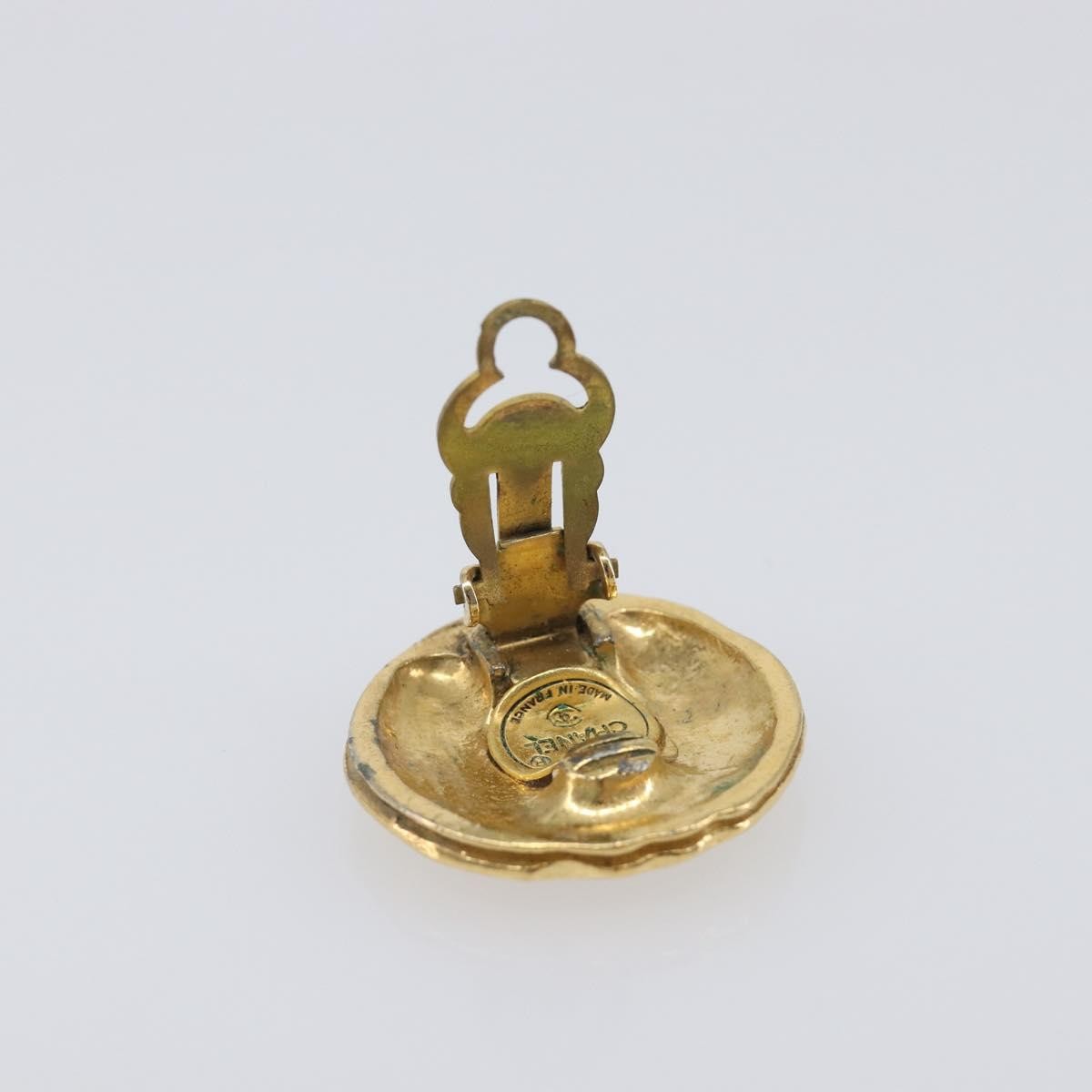 Chanel Vintage Cc Round Clip-On Metal Gold Metal Earrings Jewelry (Pre-Owned)