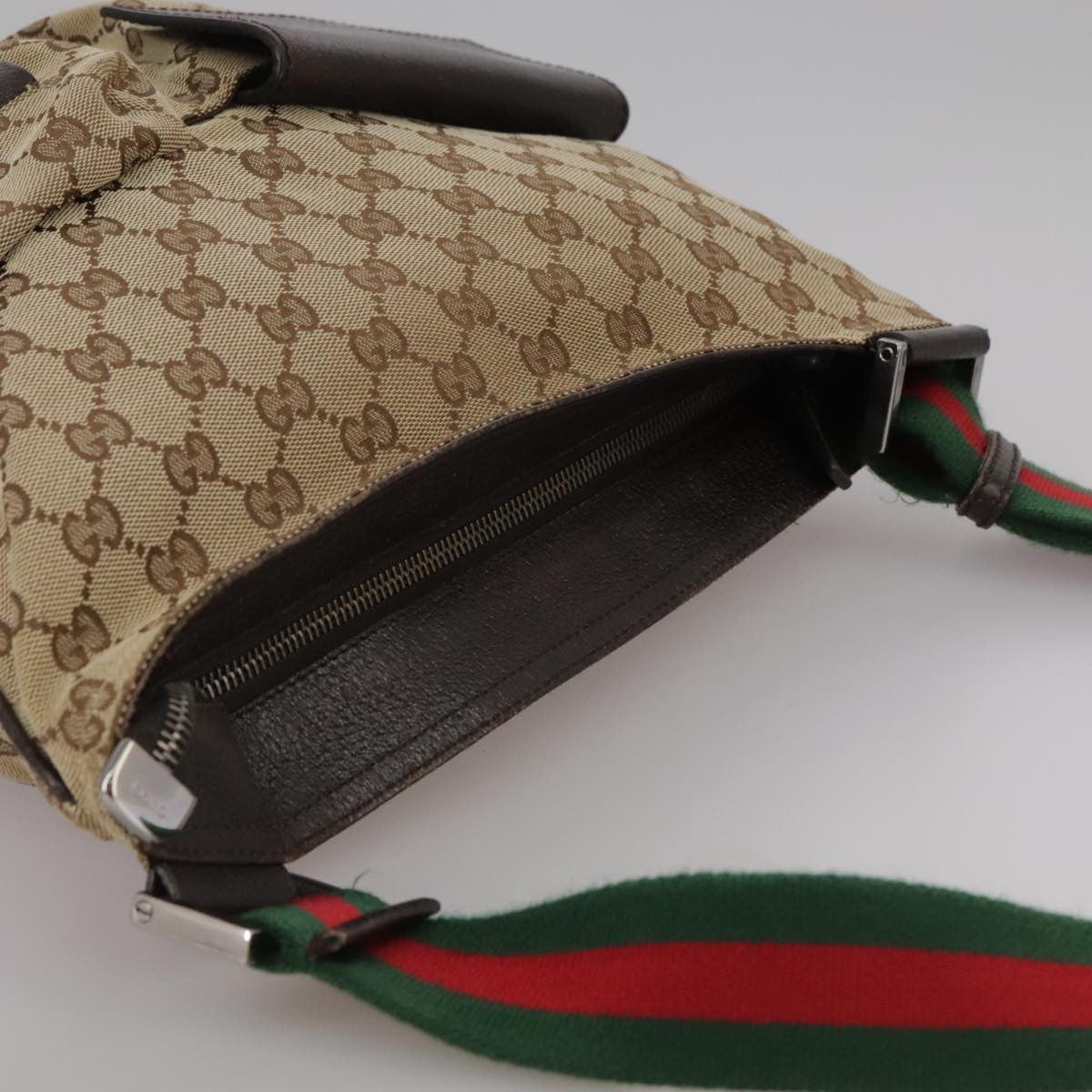 Gucci Double Pocket Web Messenger Gg Canvas And Leather Brown Canvas Shoulder Bag Bag (Pre-Owned)