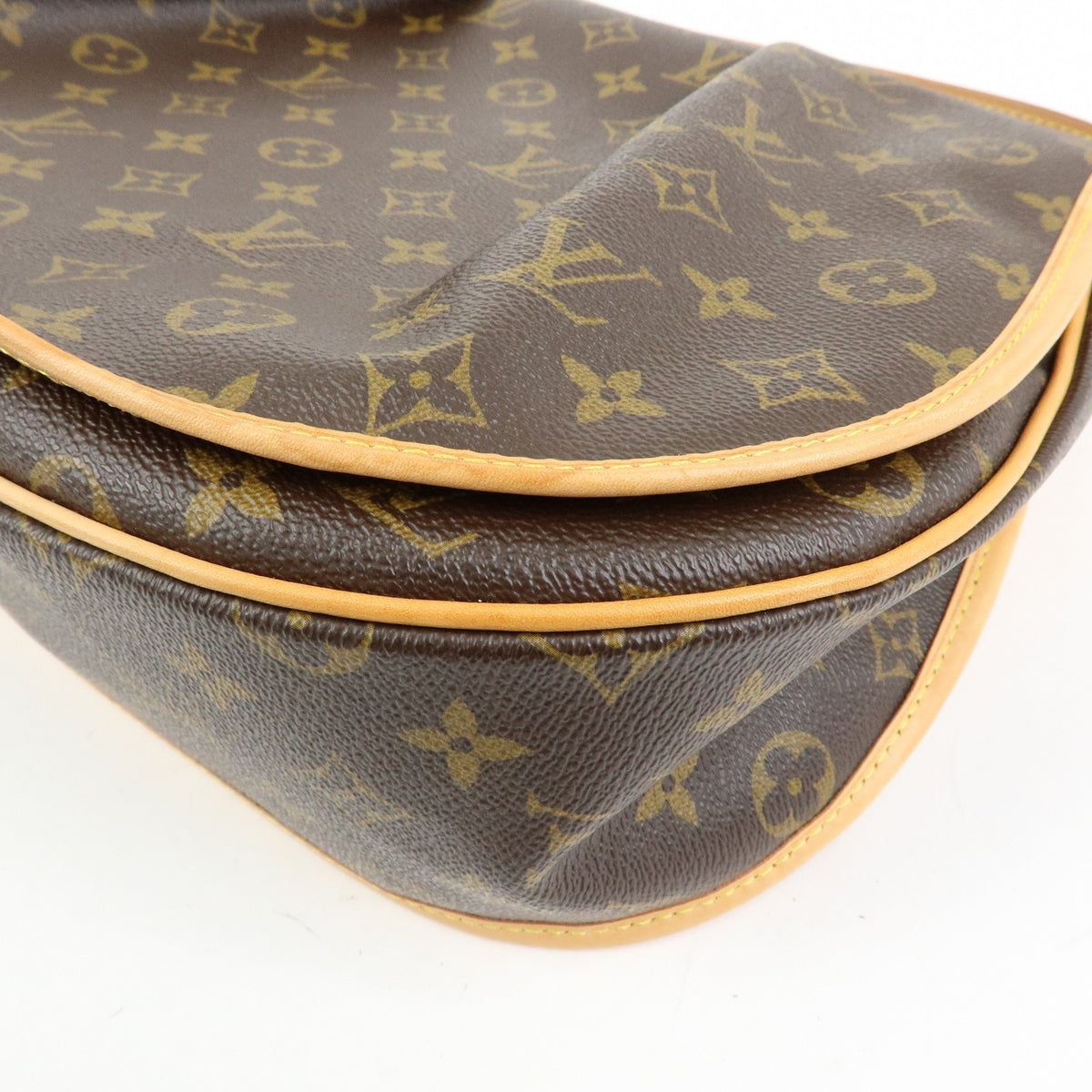 Louis Vuitton Menilmontant Monogram Canvas Brown Canvas Handbag (Pre-Owned)