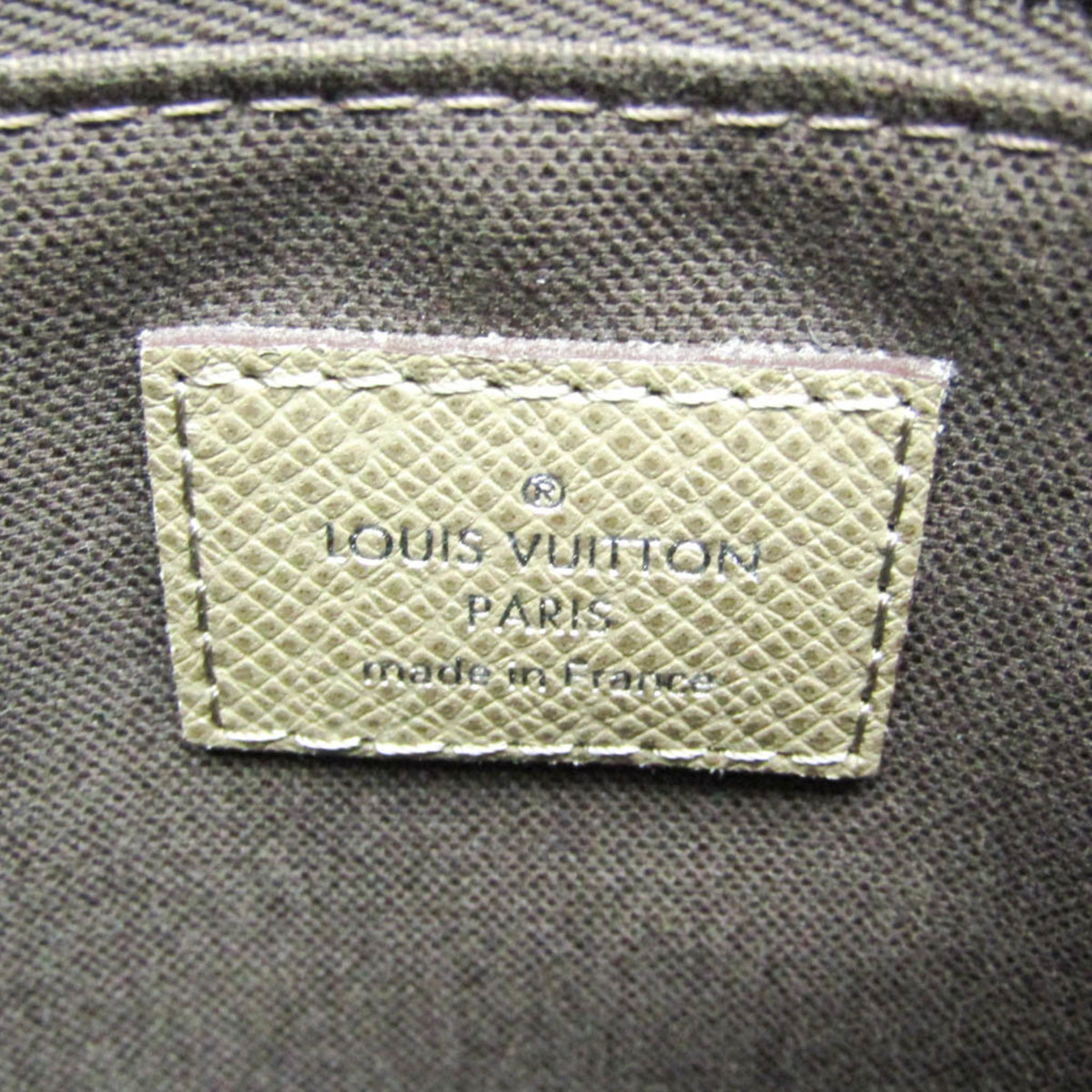 Louis Vuitton Roman Taiga Leather Beige Leather Shoulder Bag Bag (Pre-Owned)