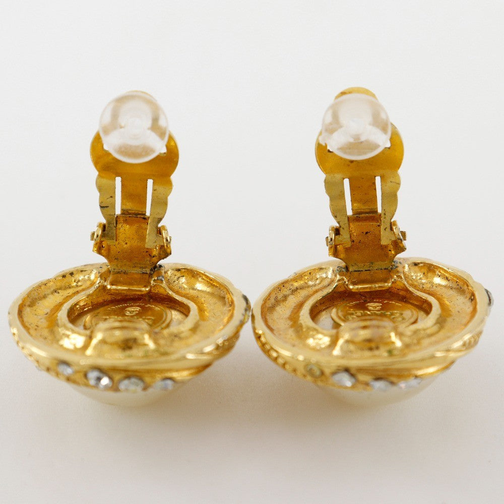 Chanel Vintage Round Clip-On Metal With Faux Pearl Gold Gold_Plated Earrings Jewelry (Pre-Owned)