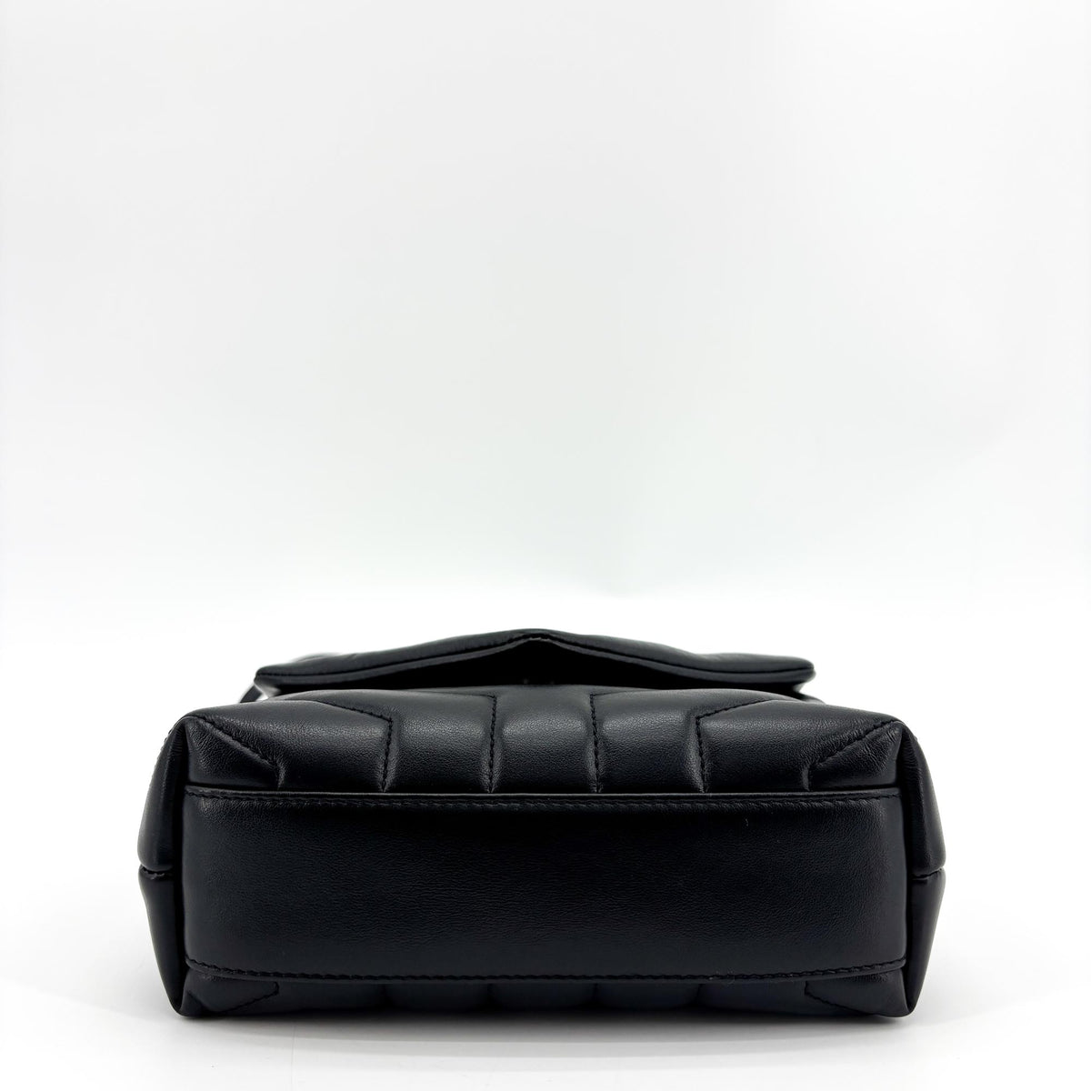 Saint Laurent Loulou Matelasse Chevron Leather Black Leather Shoulder Bag Bag (Pre-Owned)