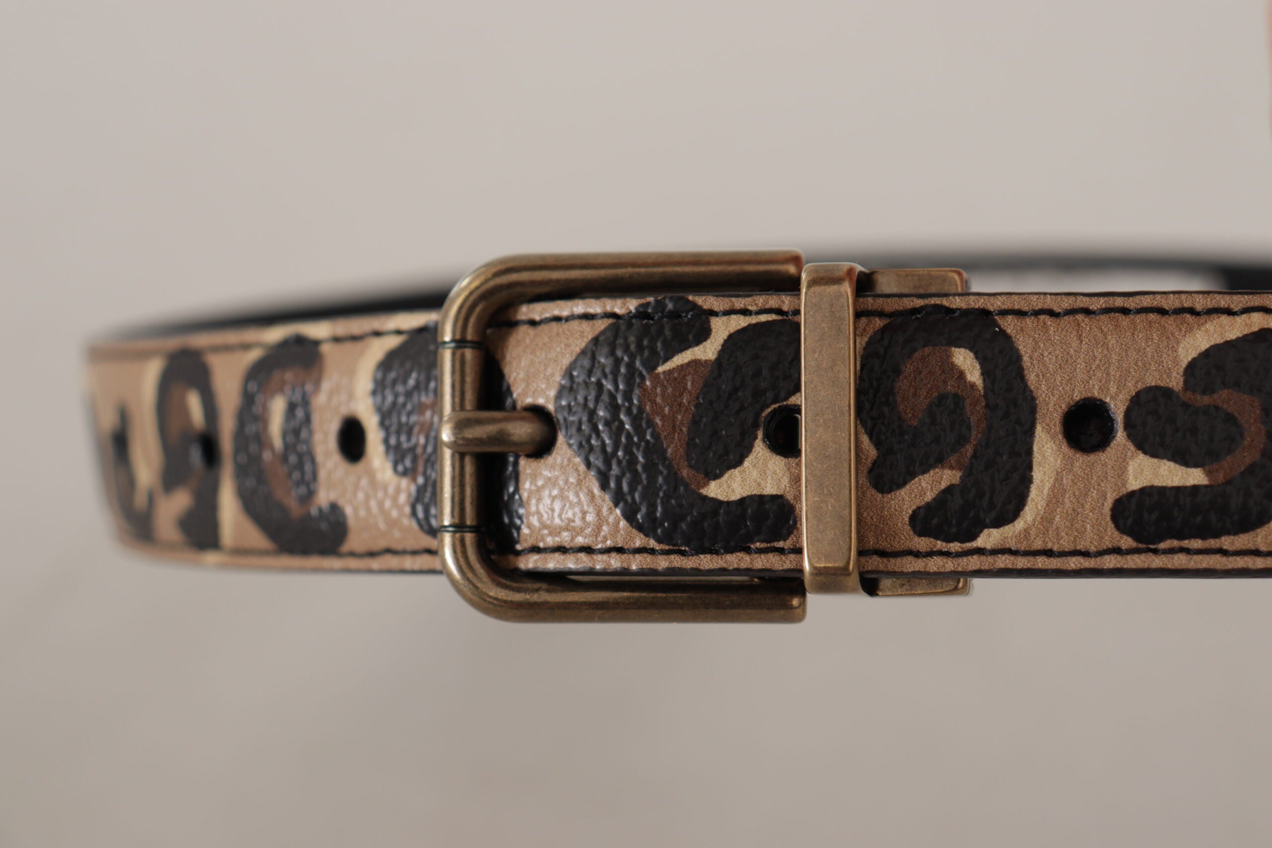 Dolce & Gabbana Chic Engraved Logo Leather Women's Belt
