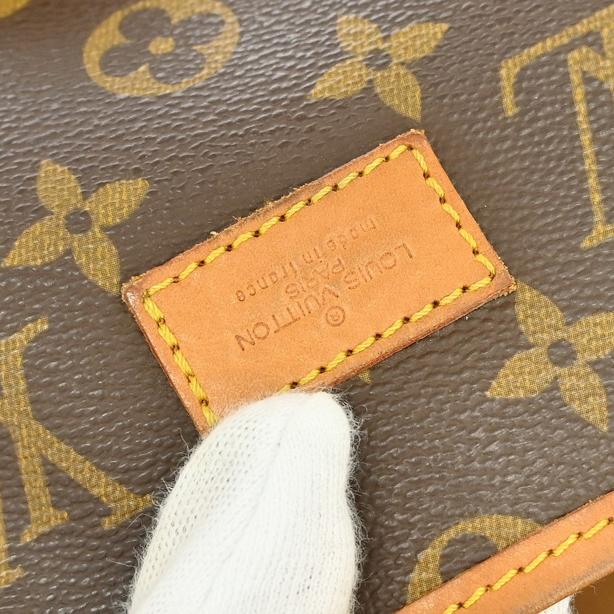 Louis Vuitton Saumur Messenger Monogram Canvas Brown Canvas Handbag (Pre-Owned)
