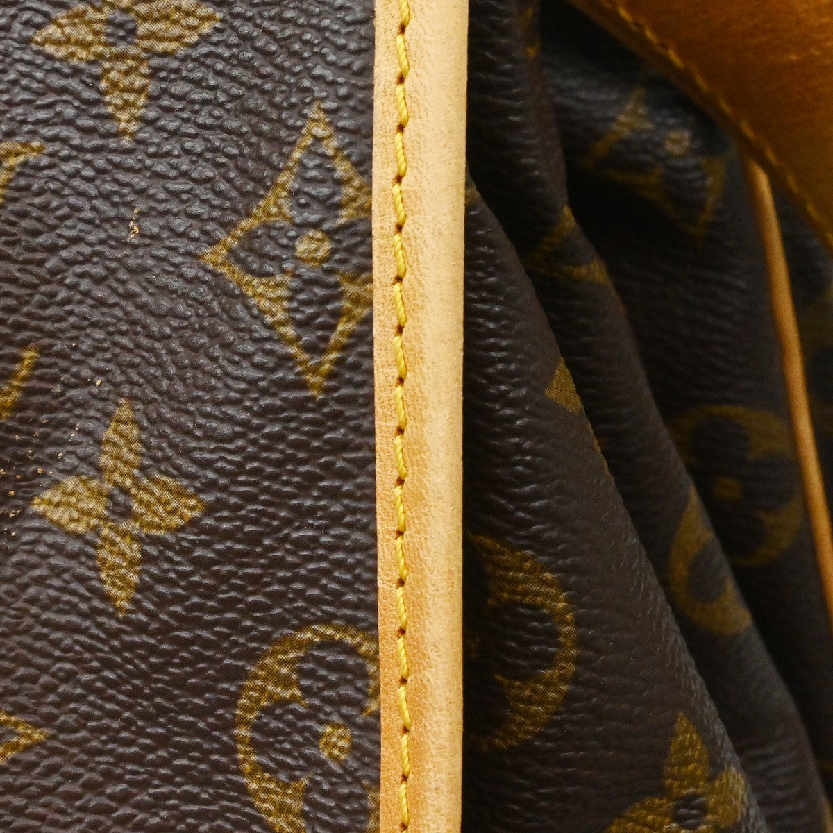 Louis Vuitton Saumur Monogram Canvas Brown Canvas Shoulder Bag Bag (Pre-Owned)