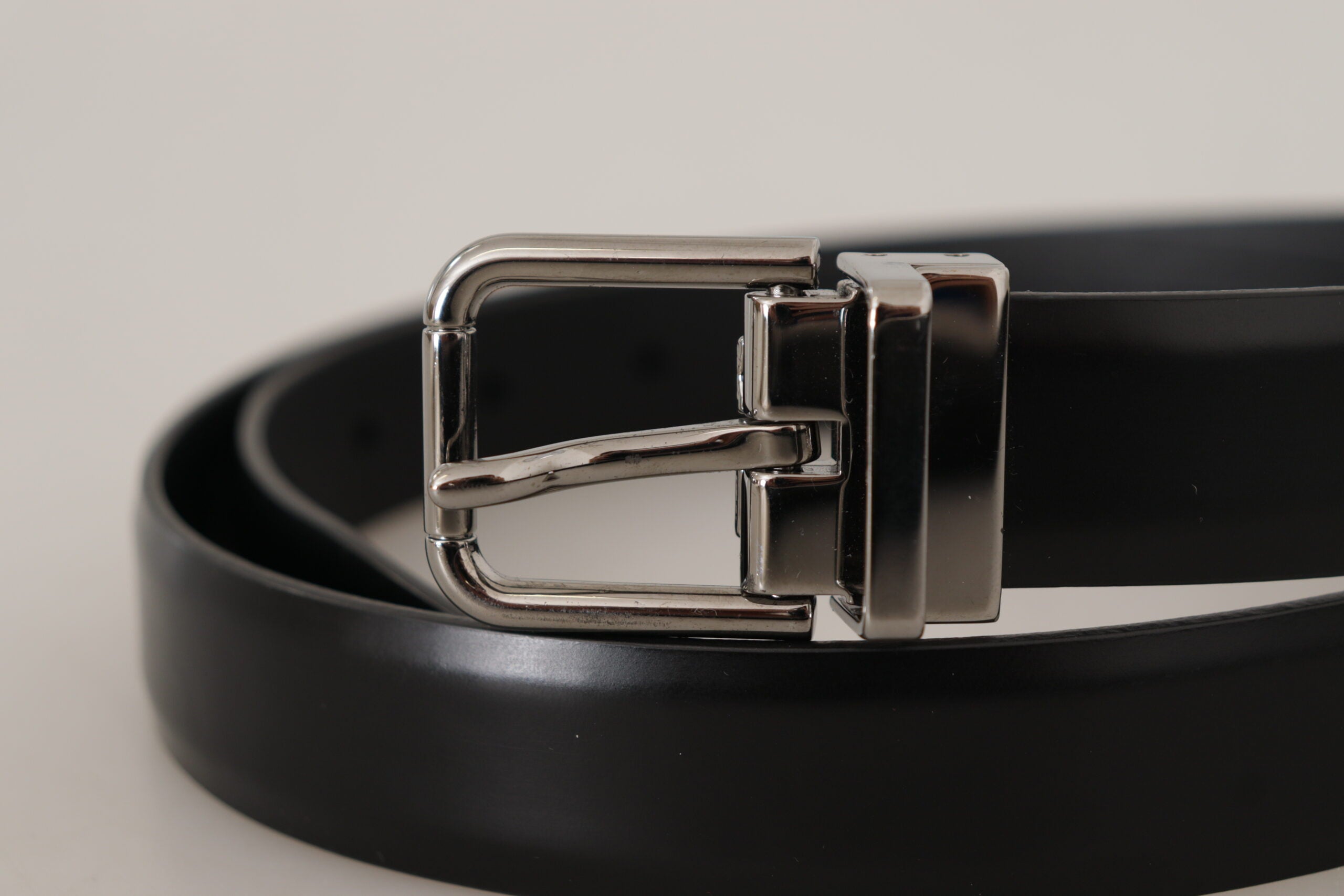 Dolce & Gabbana Elegant Black Leather Belt with Metal Men's Buckle