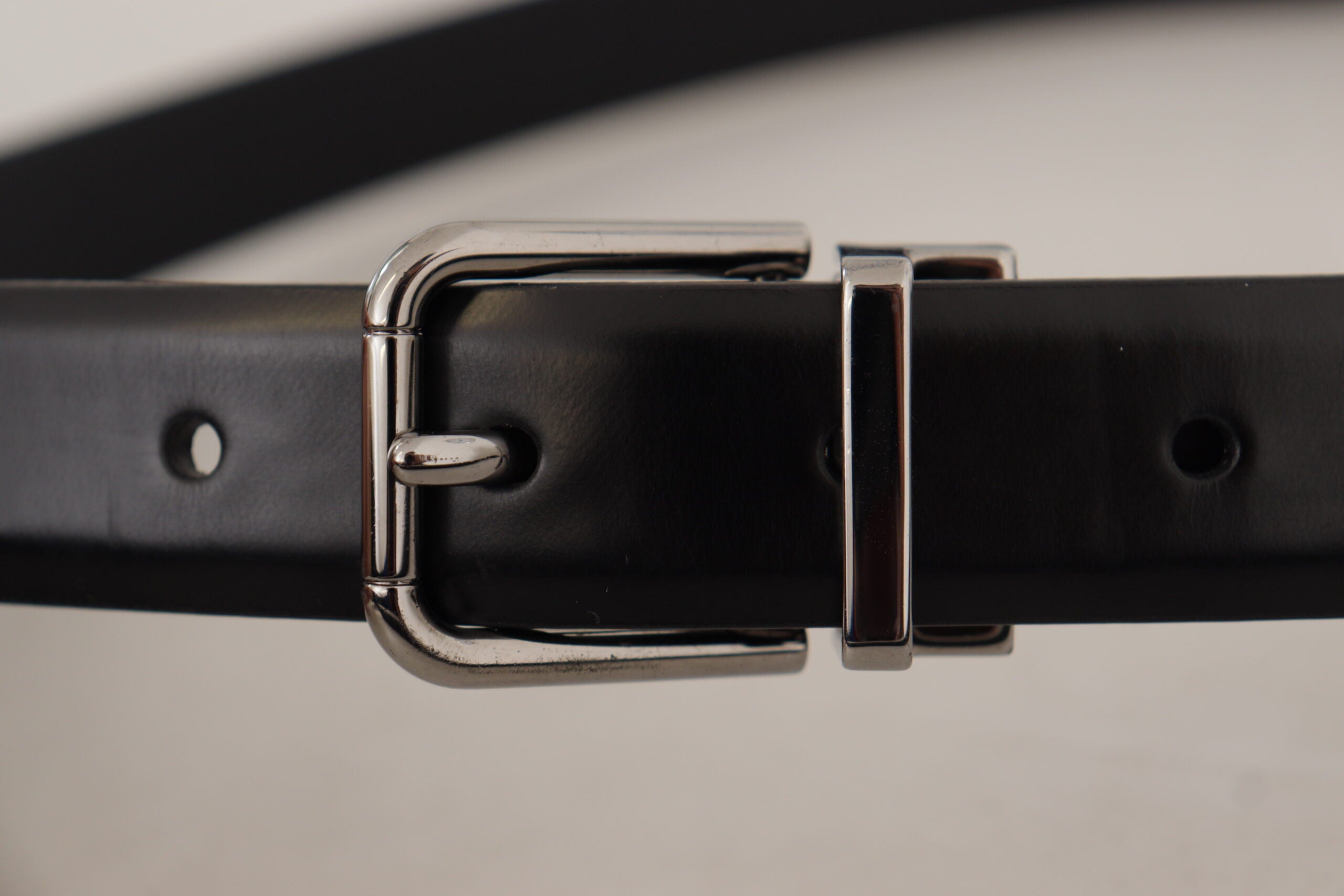 Dolce & Gabbana Elegant Black Leather Belt with Metal Men's Buckle