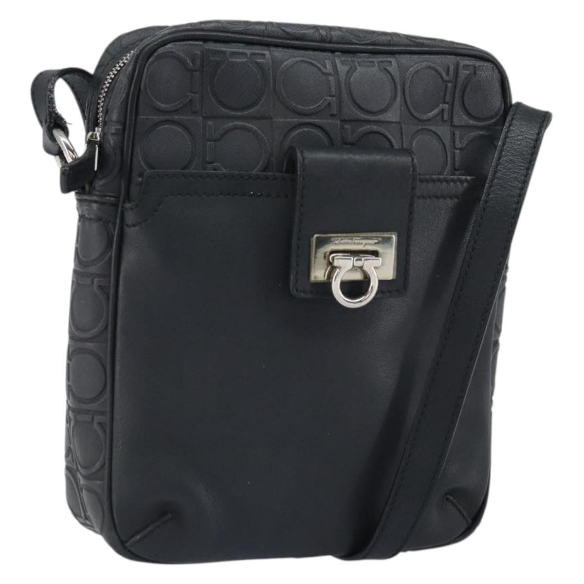 Salvatore Ferragamo Gancini Leather Black Leather Shoulder Bag Bag (Pre-Owned)