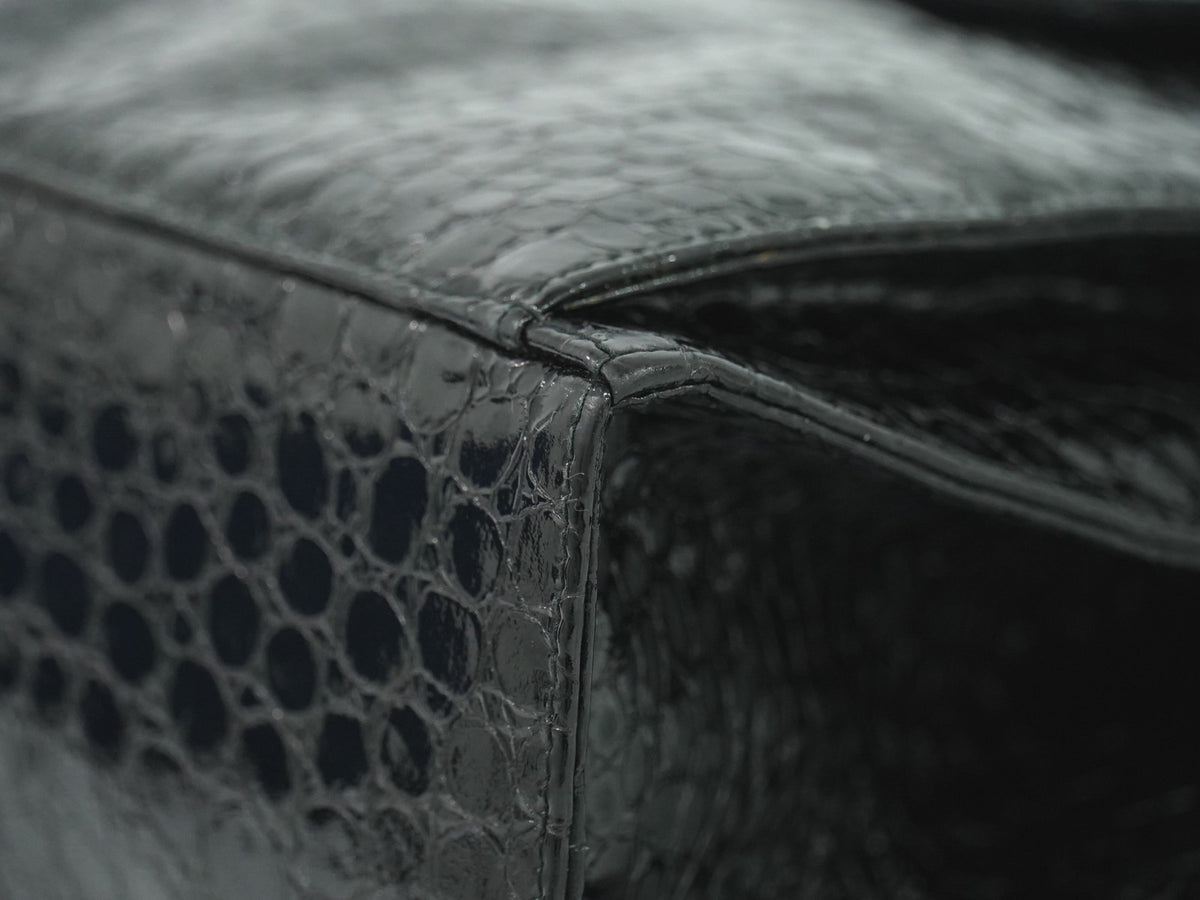 Salvatore Ferragamo Vintage Top Handle Leather Black Patent_Leather Handbag (Pre-Owned)