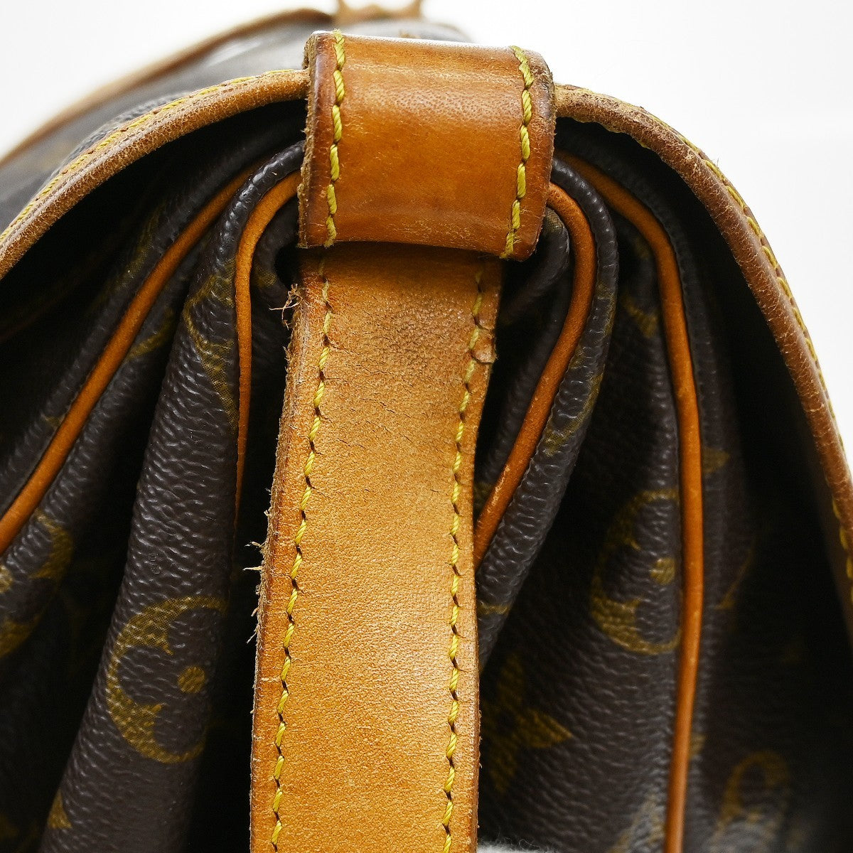 Louis Vuitton Saumur Monogram Canvas Brown Canvas Shoulder Bag Bag (Pre-Owned)
