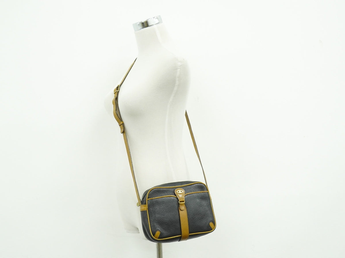 Celine Vintage Leather Black Leather Shoulder Bag Bag (Pre-Owned)