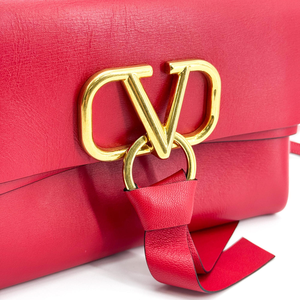Valentino Garavani Vring Belt Leather Red Leather Clutche & Pouche Bag (Pre-Owned)