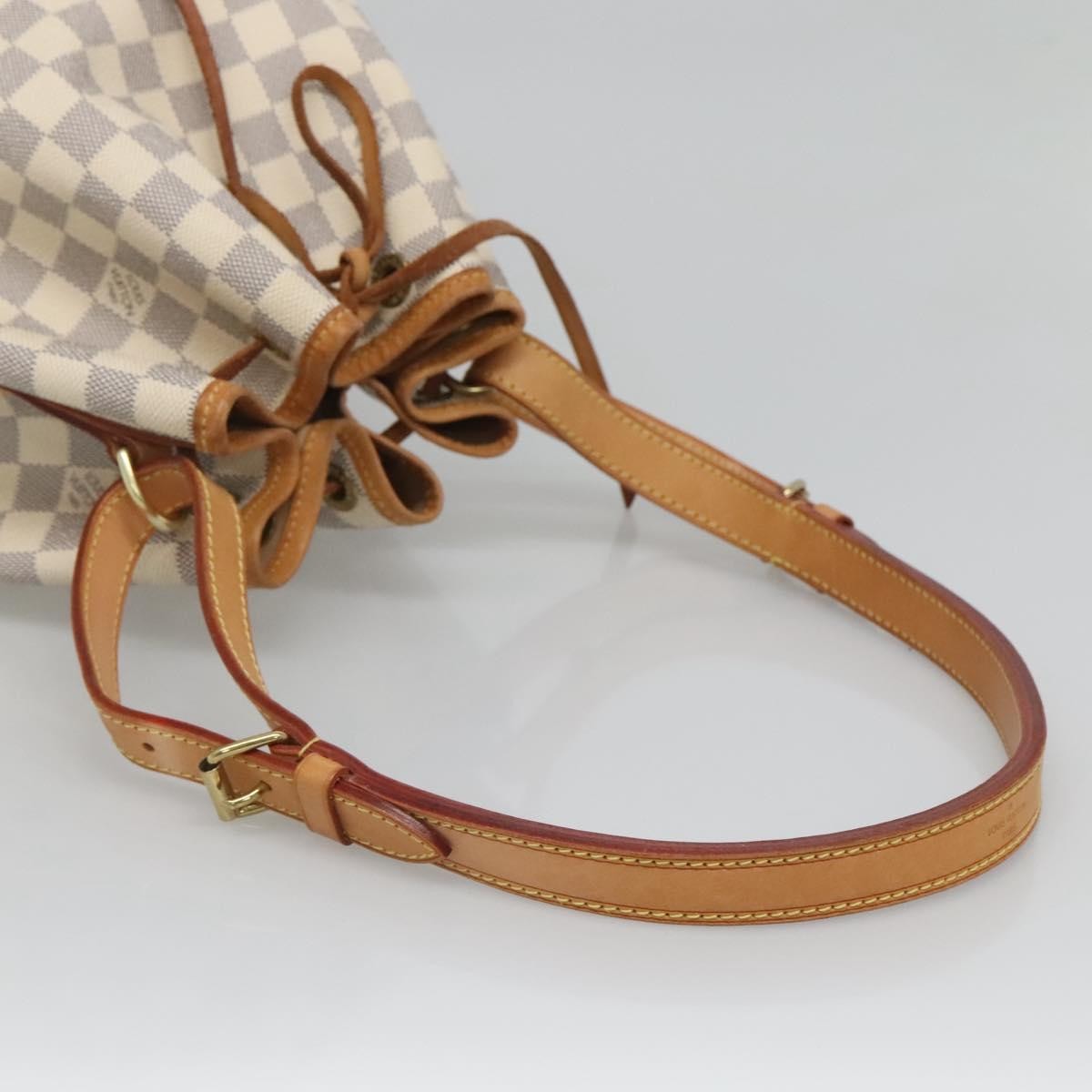 Louis Vuitton Noe Damier Ebene White Canvas Shoulder Bag Bag (Pre-Owned)
