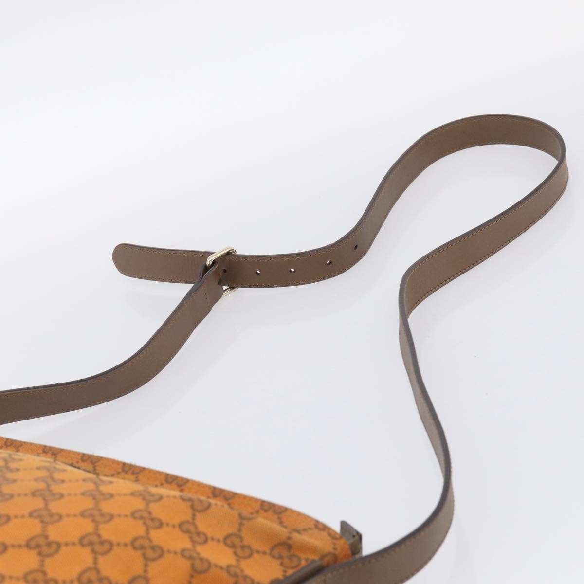 Gucci Shoulder Canvas Orange Canvas Shoulder Bag Bag (Pre-Owned)