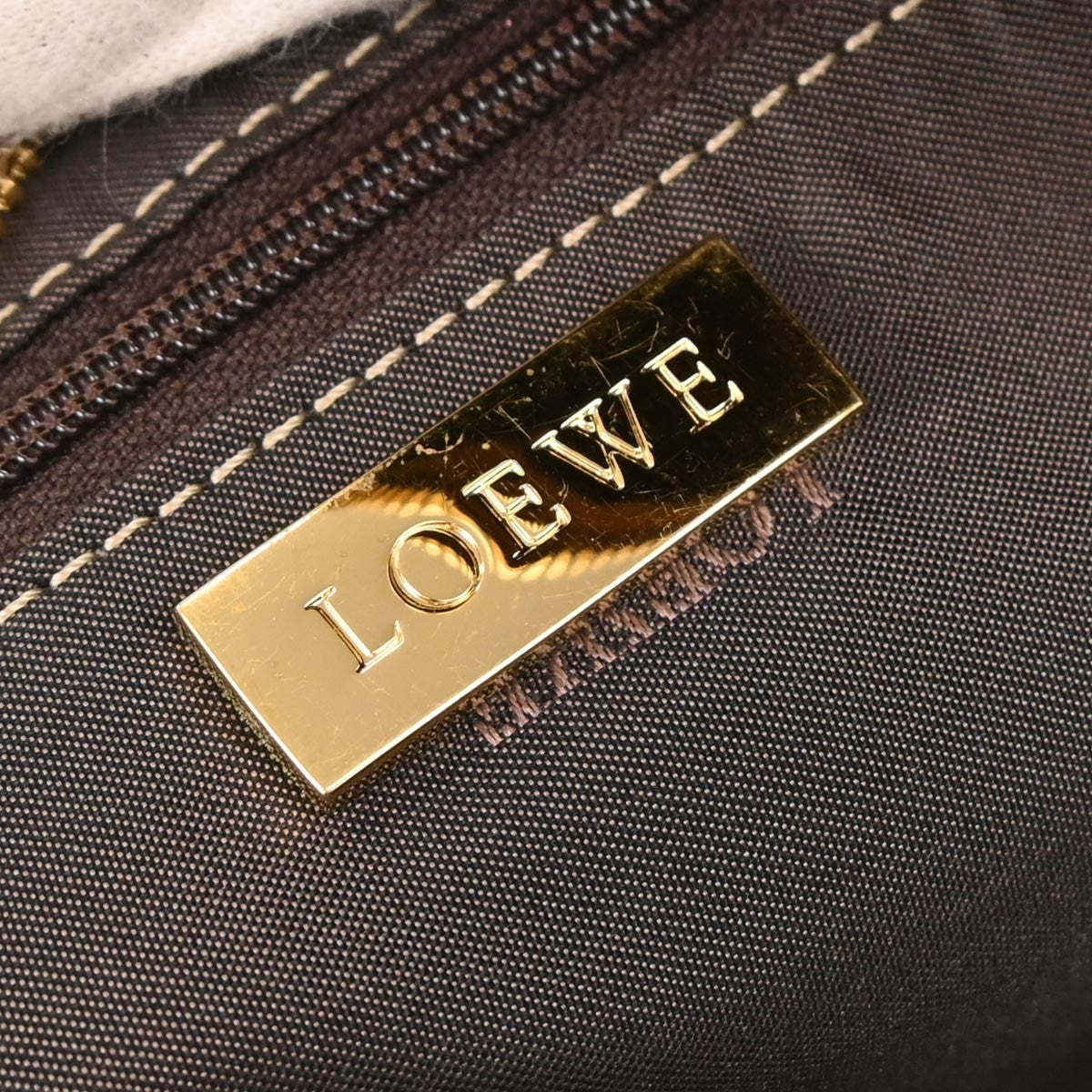Loewe Amazona Leather Beige Leather Handbag (Pre-Owned)