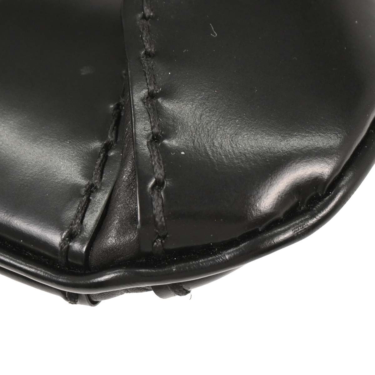 Gucci Vintage Leather Black Leather Handbag (Pre-Owned)