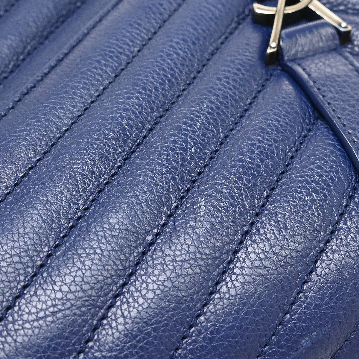 Saint Laurent Classic Monogram College Matelasse Chevron Leather Blue Leather Handbag (Pre-Owned)