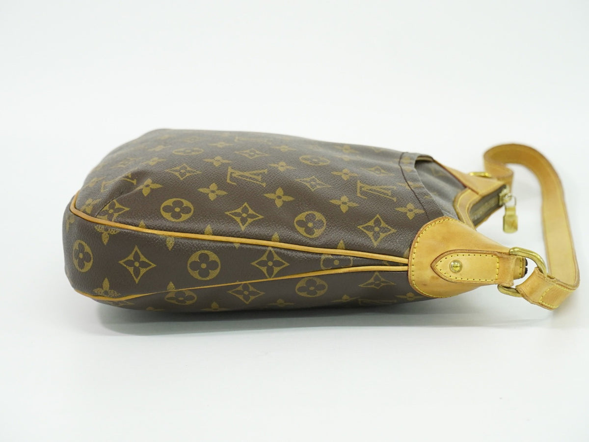 Louis Vuitton Odeon Monogram Canvas Brown Canvas Shoulder Bag Bag (Pre-Owned)