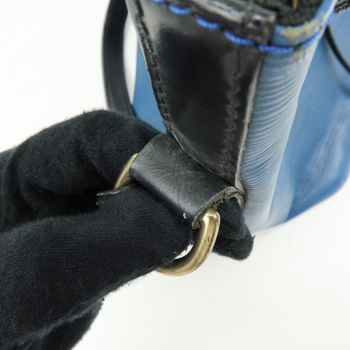 Louis Vuitton Bicolor Petit Noe Epi Leather Blue Leather Handbag (Pre-Owned)