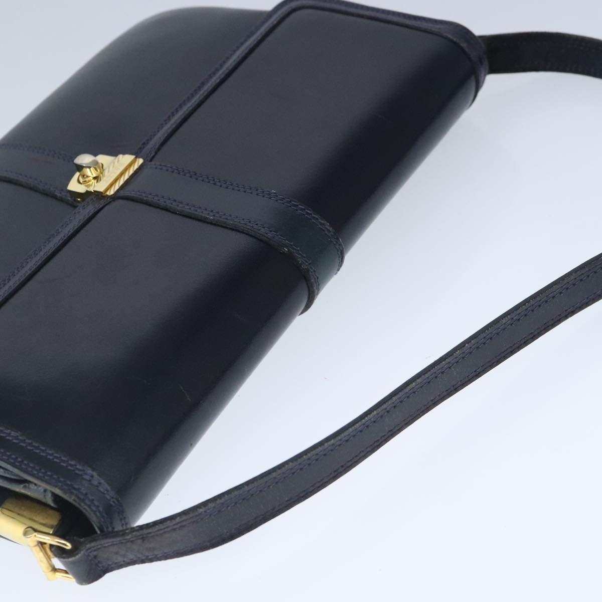 Bally Vintage Leather Black Leather Shoulder Bag Bag (Pre-Owned)