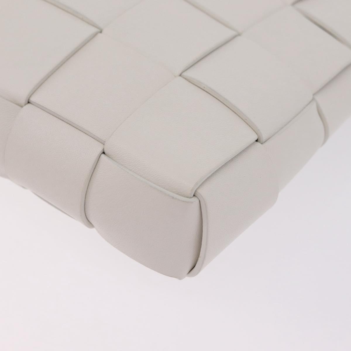 Bottega Veneta The Snap Clutch Maxi Intrecciato Leather With Wood And Metal White Leather Clutche & Pouche Bag (Pre-Owned)