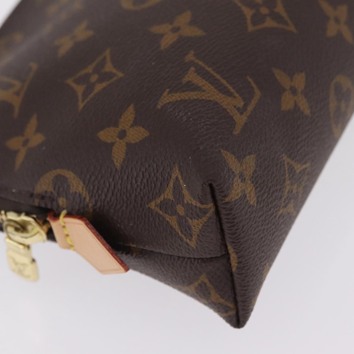 Louis Vuitton Cosmetic Monogram Canvas Brown Canvas Toiletry Case Accessory (Pre-Owned)