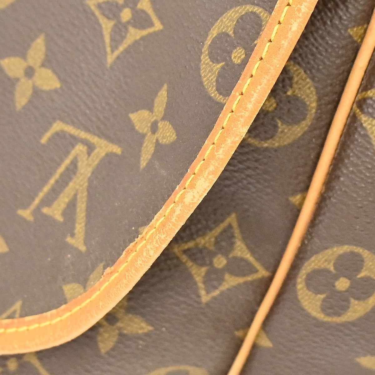 Louis Vuitton Saumur Monogram Canvas Brown Canvas Shoulder Bag Bag (Pre-Owned)