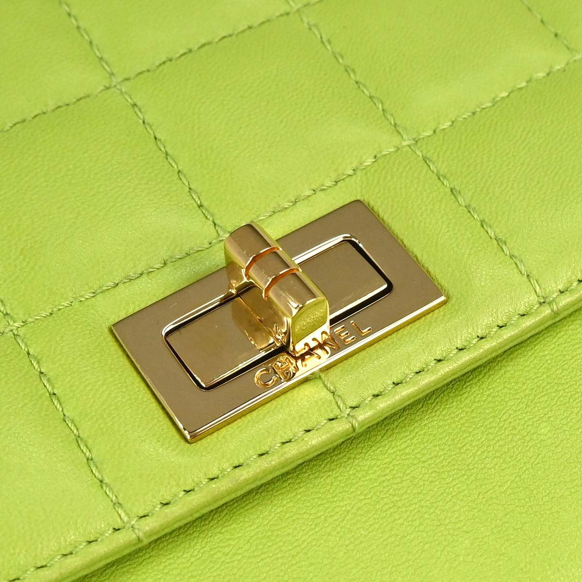 Chanel Chocolate Bar Mademoiselle Lock Chain Quilted Velvet Green Leather Shoulder Bag Bag (Pre-Owned)