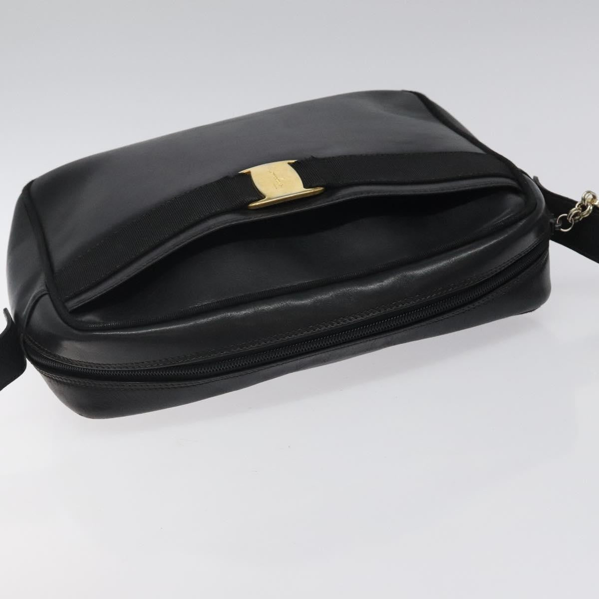 Salvatore Ferragamo Vara Bow Camera Leather Black Leather Shoulder Bag Bag (Pre-Owned)
