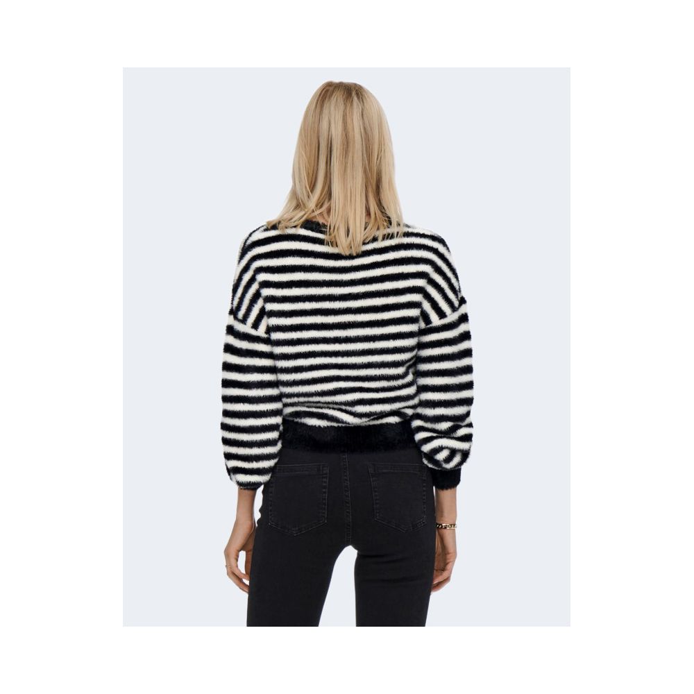 Only Black And White Acrylic Tops & Women's T-Shirt
