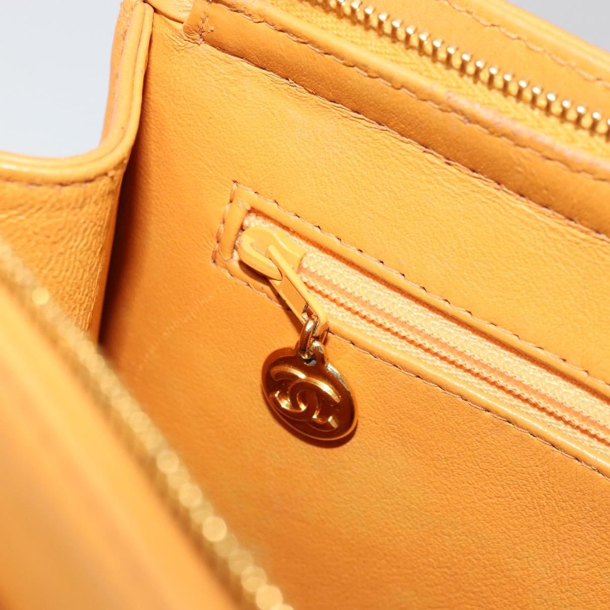 Chanel Vintage Logo Tote Leather Camel Leather Tote Bag Bag (Pre-Owned)