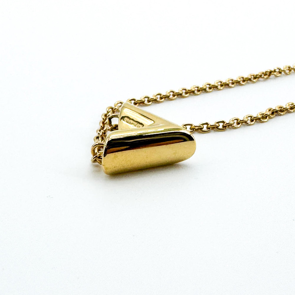 Louis Vuitton Essential V Metal Gold Other Necklace Jewelry (Pre-Owned)