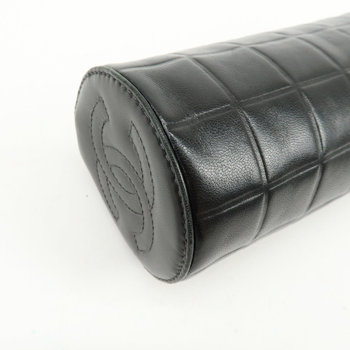 Chanel Chocolate Bar Cosmetic Quilted Lambskin Black Leather Toiletry Case Accessory (Pre-Owned)